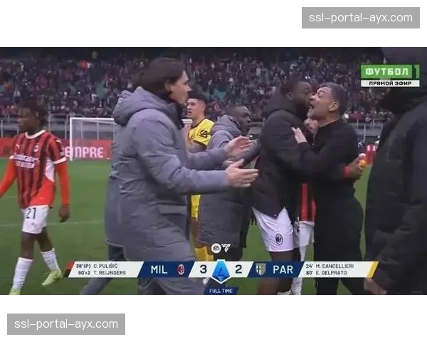 镜头定格:尼斯主帅与马赛主帅赛后激烈争论,被工作人员拉开 镜头定格:尼斯主帅与马赛主帅赛后激烈争论,被工作人员拉开