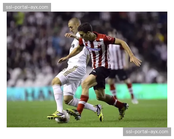 传闻:曼联有意毕巴中卫帕雷德斯,球员解约金为6000万欧元 传闻:曼联有意毕巴中卫帕雷德斯,球员解约金为6000万欧元