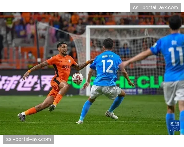 深圳新鹏城3-4不敌云南玉昆，奥斯卡头球破门锁定胜局